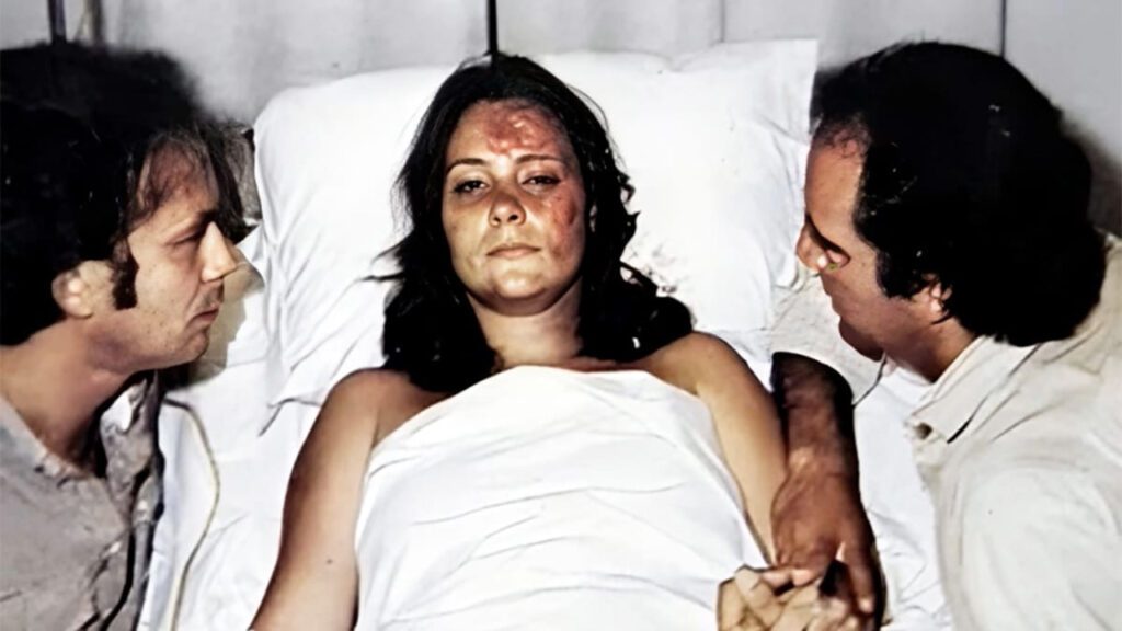 Cena do final de Plumas e Paetês