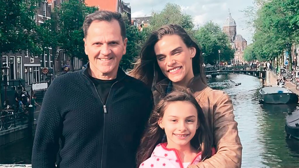 Alexandre Carvalho, Isabelle Nassar e a filha