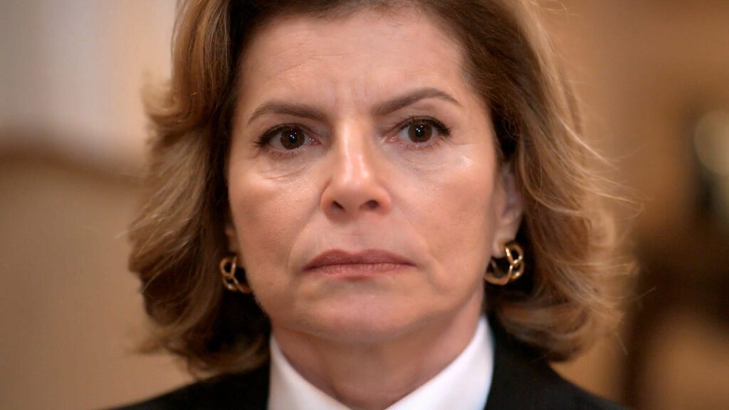 A semana em Vale Tudo: Morte de Odete Roitman vira novela de cabeça para baixo Débora Bloch em Vale Tudo