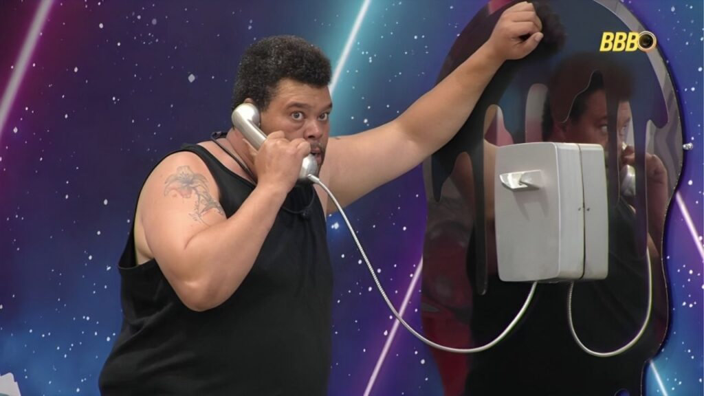 Babu atendendo o Big Fone