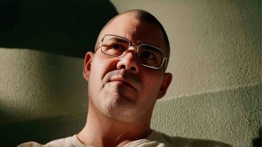 Juliano Cazarré em Três Graças