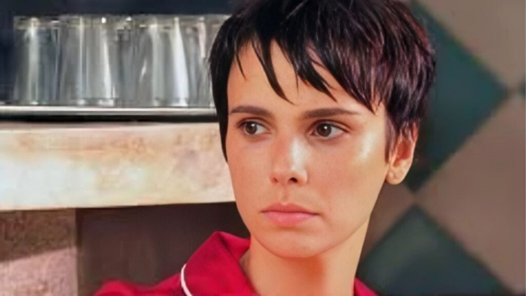 Nina abandona Jorginho em Avenida Brasil? Por vingança, mocinha dá chute em amado Débora Falabella - Nina Avenida Brasil